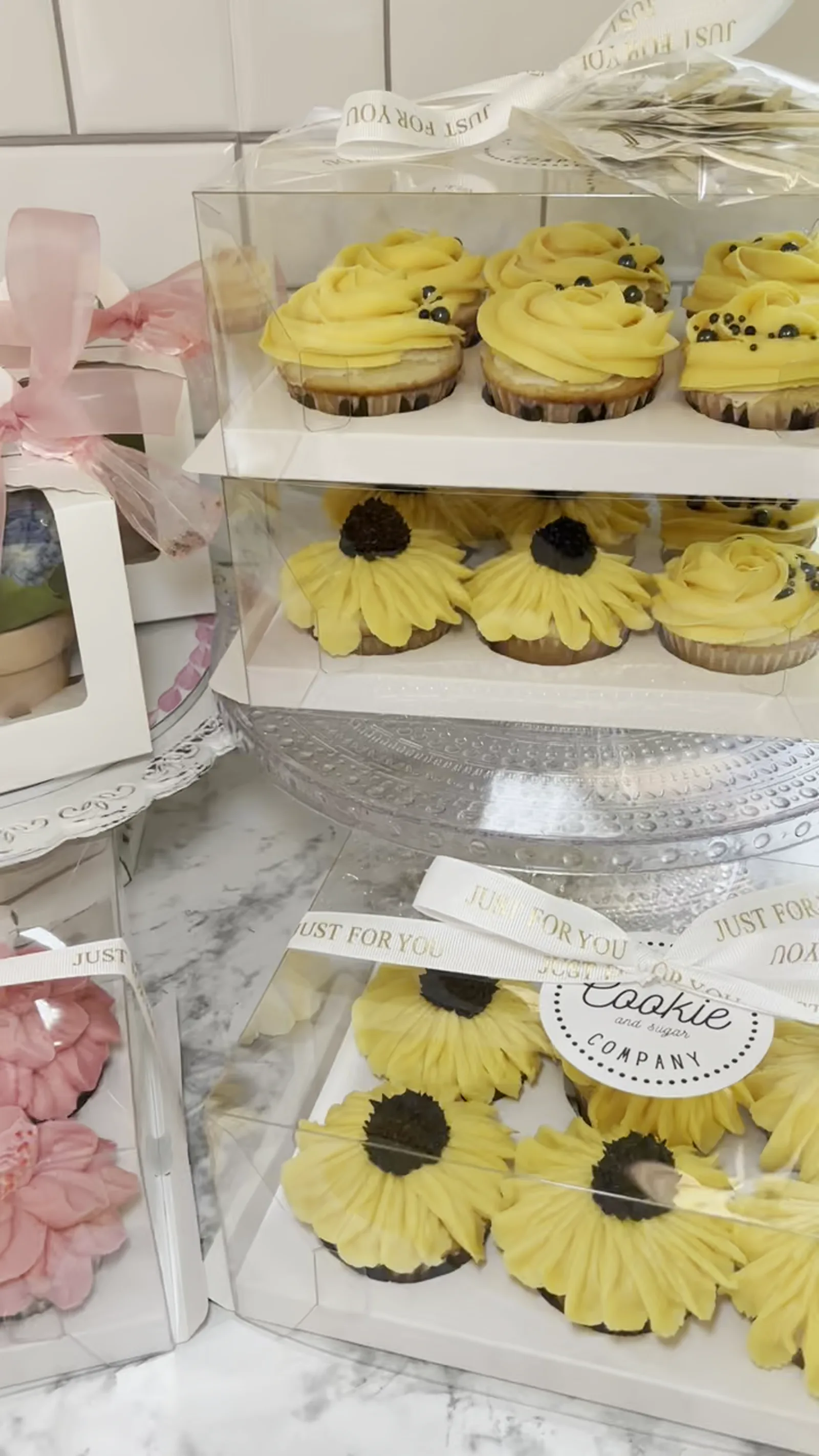 Blooming cupcake bouquet video preview